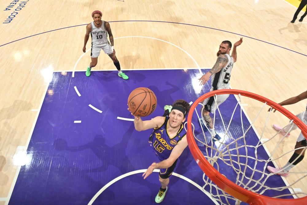 甚至对自己 甚至对自己